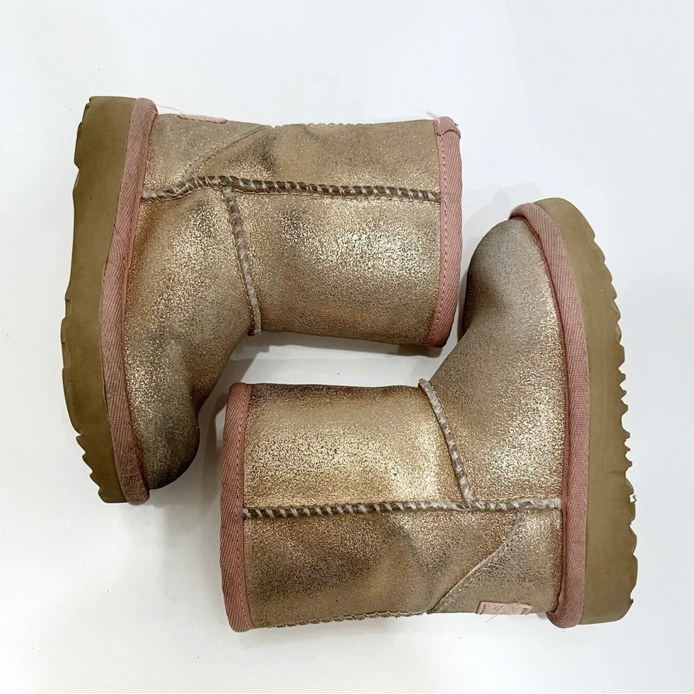 Ugg Kids Classic Short II Pink Rose Gold Glitter Boots Size 6